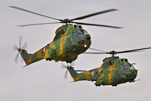 Hélicoptères IAR330M et IAR330L SOCAT Armée Roumanie