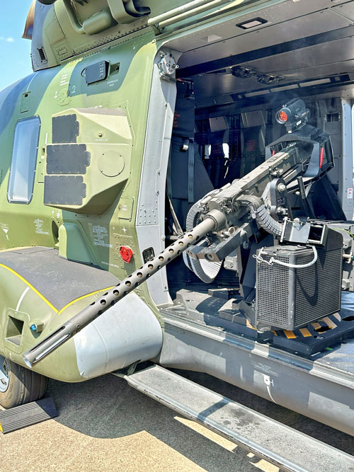 Mitrailleuse de porte à bord d'un hélicoptère NH90 de la Bundeswehr