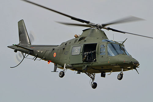 Hélicoptère A109 de l'armée belge, équipé de mitrailleuses de porte