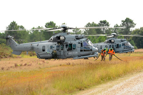 Hélicoptères EC725 Caracal à un point de ravitaillement avancé