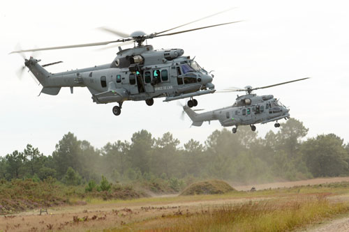 Hélicoptères EC725 Caracal à un point de ravitaillement avancé