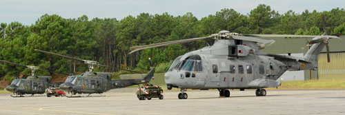 Hélicoptères HH212 et AW101 italiens