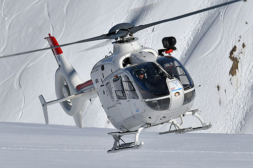 Hélicoptère H135 F-GMON de SAF HELICOPTERES