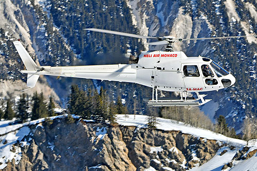 Hélicoptère AS350 B2 Ecureuil 3A-MAC d'HELI AIR MONACO