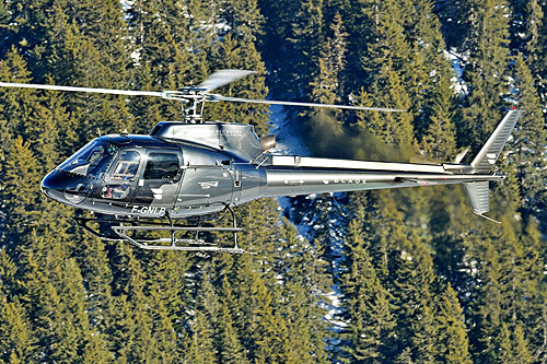 Hélicoptère AS350 BA Ecureuil F-GNLP d'HELI SECURITE, affrêté par BLADE