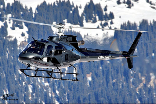 Hélicoptère AS350 Ecureuil B3 OM-XBC de SENNAIR