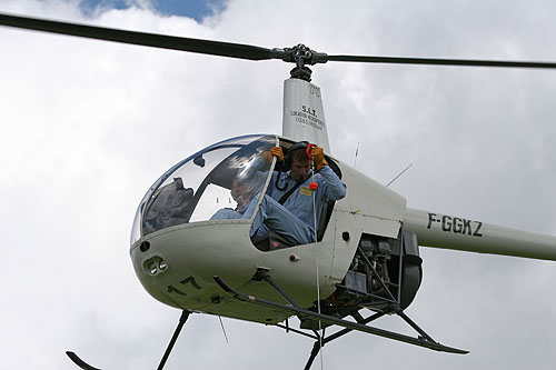 Hélicoptère Robinson R22