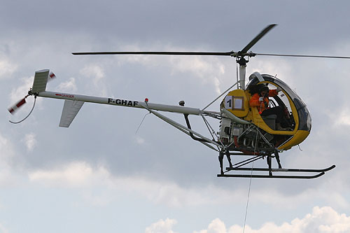 Hélicoptère Schweizer H300