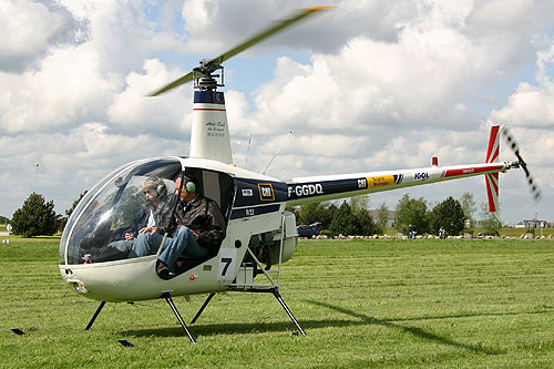 Hélicoptère Robinson R22