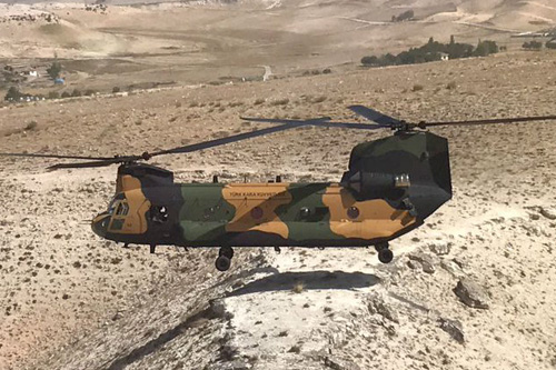 Hélicoptère CH47F Chinook de l'armée turque