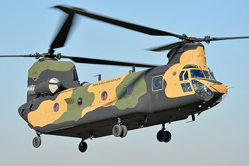 Hélicoptère CH47F Chinook de l'armée turque