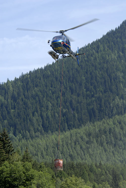 Hélicoptère AS350 Ecureuil de CMBH