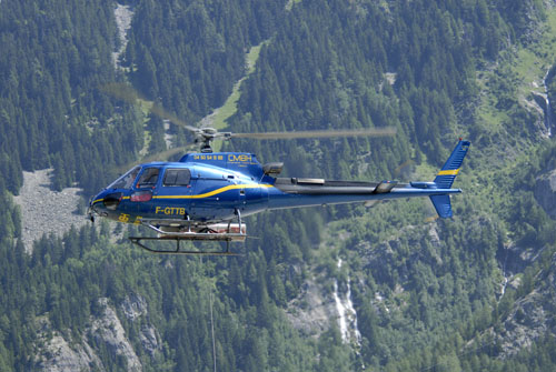 Hélicoptère AS350 Ecureuil de CMBH