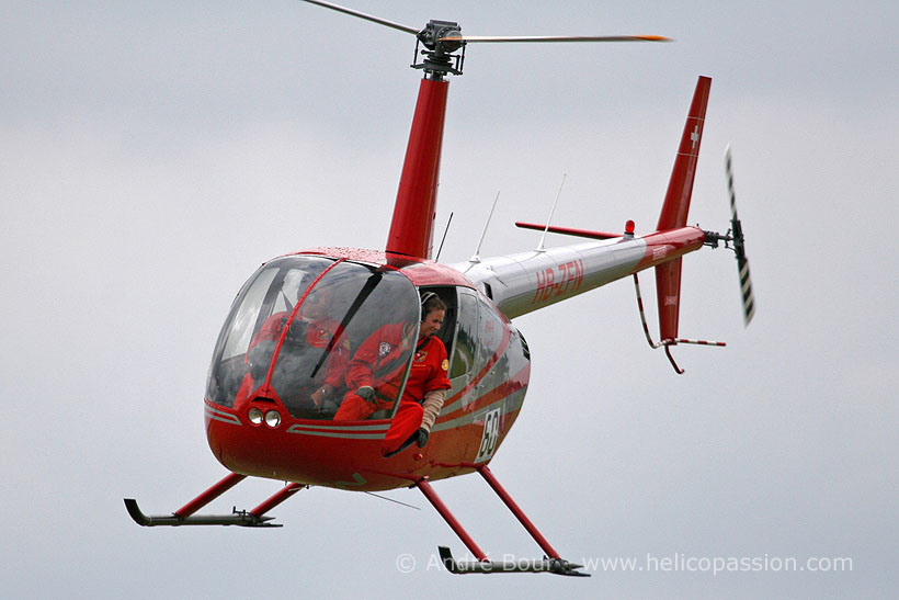 Hélicoptère Robinson R44 HB-ZFN