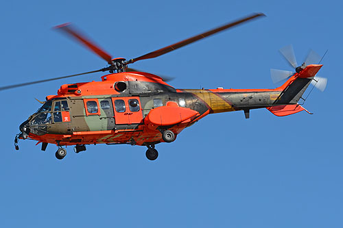 Hélicoptère AS532 Cougar ET670 Unidad Militar de Emergencias (UME)