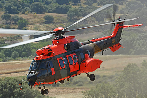 Hélicoptère AS532 Cougar ET670 Unidad Militar de Emergencias (UME)