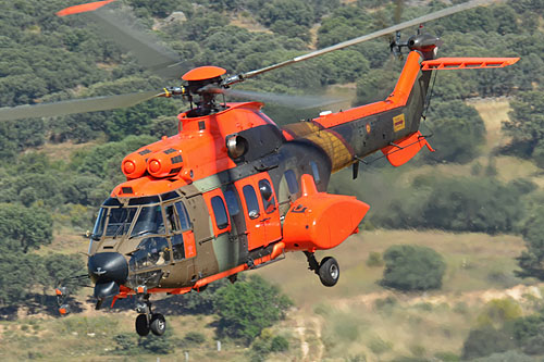 Hélicoptère AS532 Cougar ET670 Unidad Militar de Emergencias (UME)