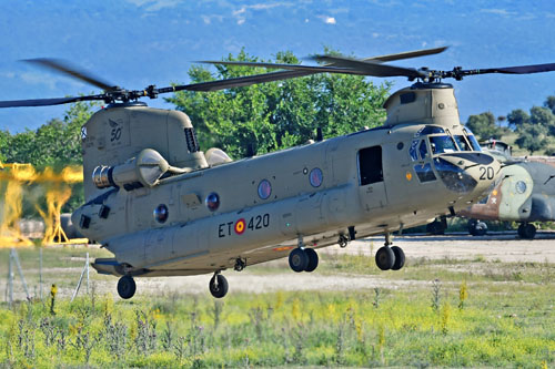 Décollage de l'hélicoptère CH47F Chinook ET420