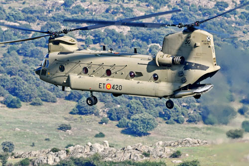 Hélicoptère CH47F Chinook ET420