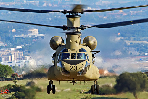 Atterrissage d'un hélicoptères CH47F Chinook