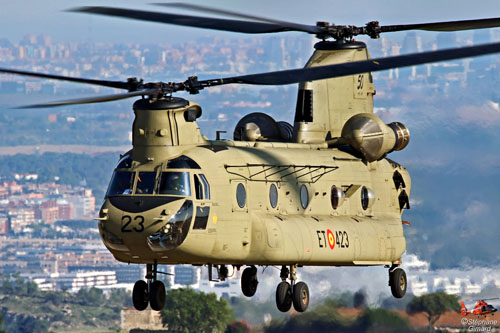 Atterrissage d'un hélicoptères CH47F Chinook