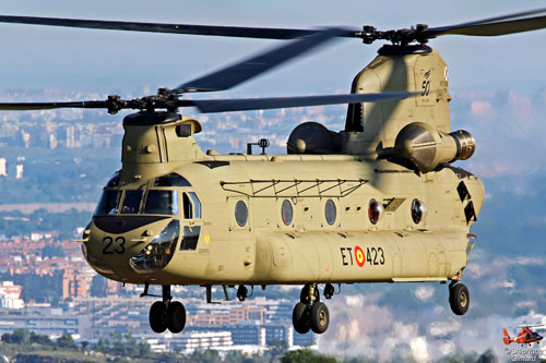 Atterrissage d'un hélicoptères CH47F Chinook