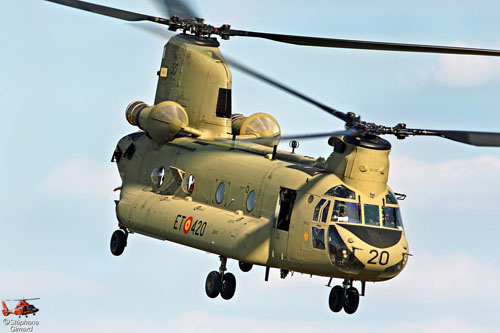 Hélicoptère CH47F Chinook ET420