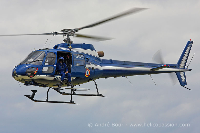 Hélicoptère AS350 Ecureuil Gendarmerie