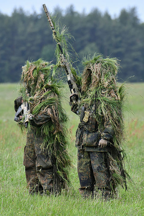 Présentation finale des hommes et des véhicules au sol