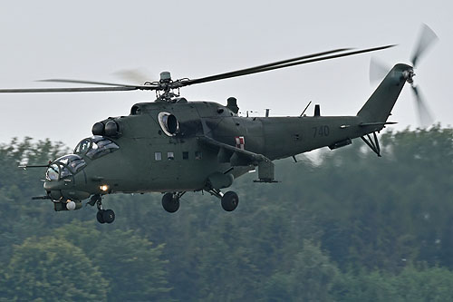 Hélicoptère MI24 Hind Pologne