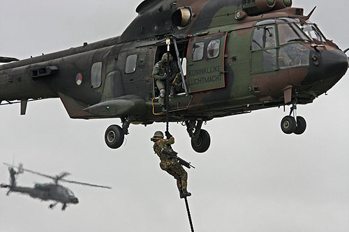 Hélicoptère AS532 Cougar de l'Armée de l'Air hollandaise (KLU)