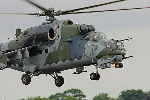 Hélicoptère d'attaque MI24 Hind de l'armée tchèque