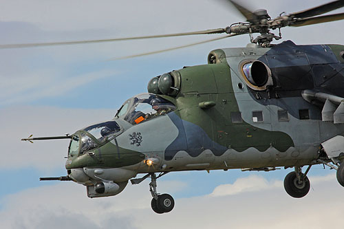 Hélicoptère d'attaque MI24 Hind de l'armée tchèque