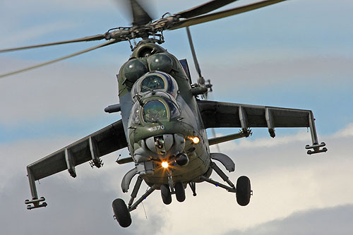 Hélicoptère d'attaque MI24 Hind de l'armée tchèque