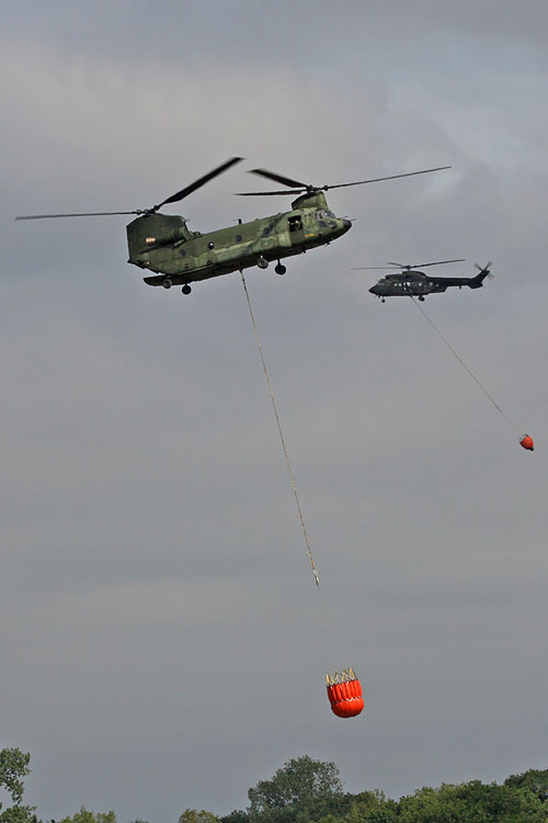 Hélicoptères CH47 Chinook et AS532 Cougar