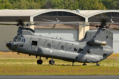 Hélicoptère CH47F Chinook KLU