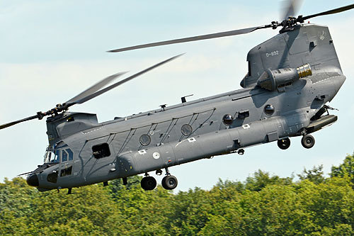 Hélicoptère CH47F Chinook KLU