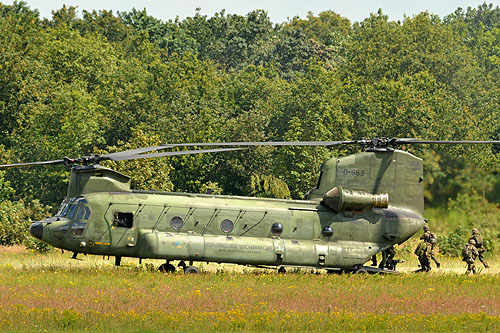 Hélicoptère CH47D Chinook KLU