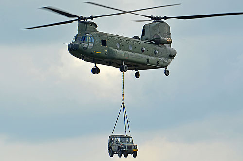 Hélicoptère CH47D Chinook KLU