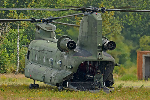 Hélicoptère CH47D Chinook KLU