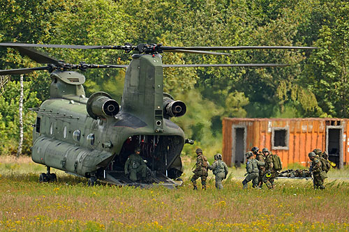 Hélicoptère CH47D Chinook KLU