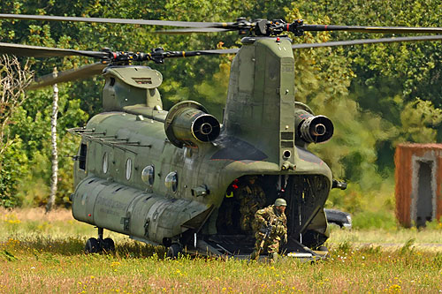 Hélicoptère CH47D Chinook KLU