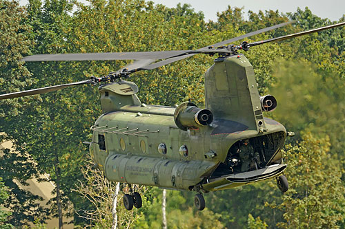 Hélicoptère CH47D Chinook KLU