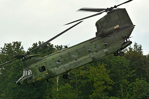 Hélicoptère CH47D Chinook KLU