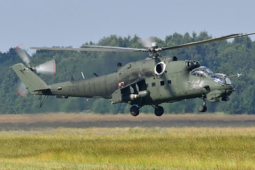 Hélicoptère MI24 Hind Pologne