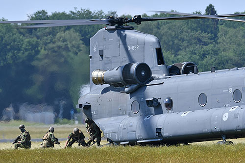 Hélicoptère CH47 Chinook KLU