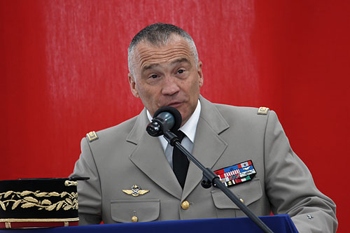 GBR Yann PERTUISEL, Commandant l'Ecole de l'Aviation Légère de l'Armée de Terre