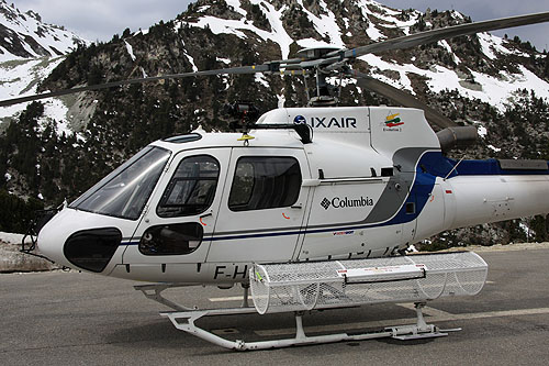 Hélicoptère AS350 B3 Ecureuil d'HeliMountains