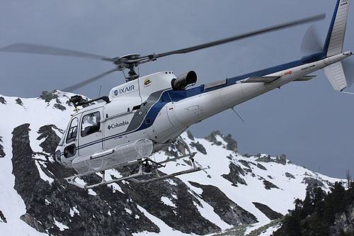 Hélicoptère AS350 B3 Ecureuil d'HeliMountains