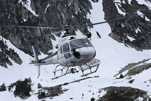 Hélicoptère AS350 B3 Ecureuil d'HeliMountains